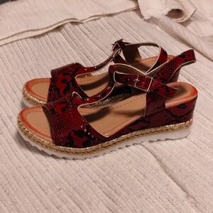 Women's wedge sandals size 9